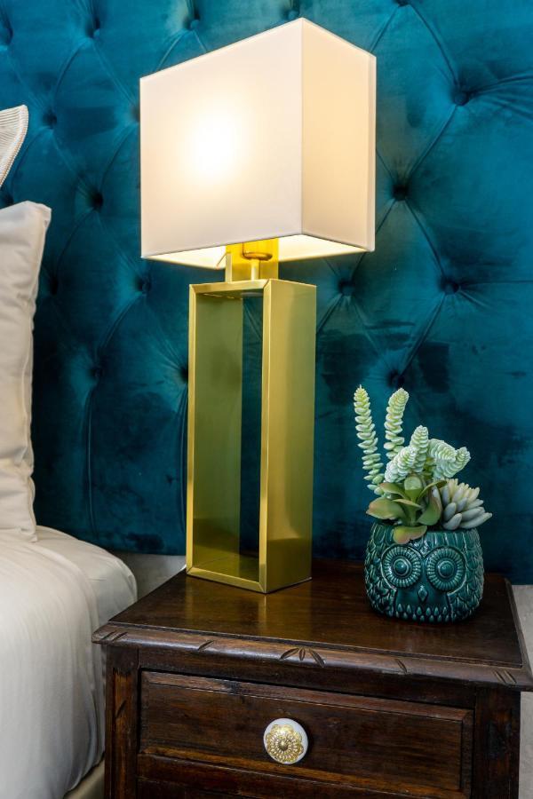 Gaze Out At The In A Retro-chic Getaway Appartement *